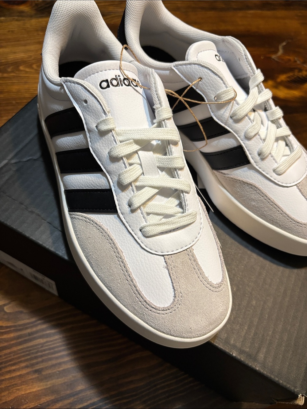 Women’s Adidas Barreda